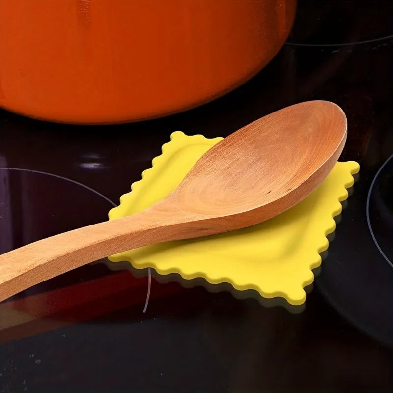 Ravioli heat resistant spoon rest